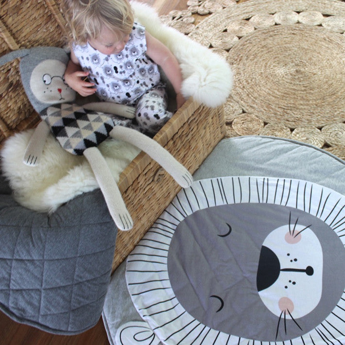 Mister Fly Lion Playmat